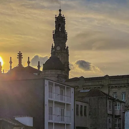 Special Place With A Sunny Balcony Facing Clerigos شقة