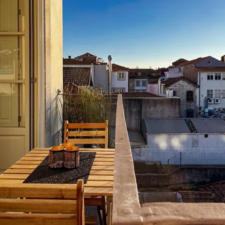 Special Place With A Sunny Balcony Facing Clerigos 아파트 *