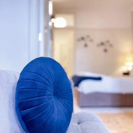 Special Place With A Sunny Balcony Facing Clerigos Appartement *