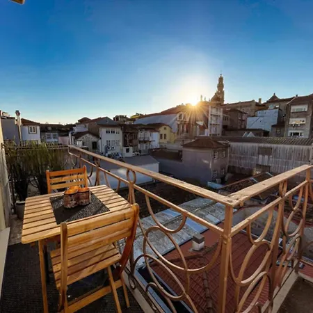 Special Place With A Sunny Balcony Facing Clerigos *