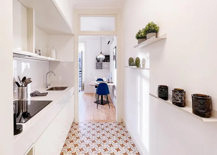 Special Place With A Sunny Balcony Facing Clerigos *