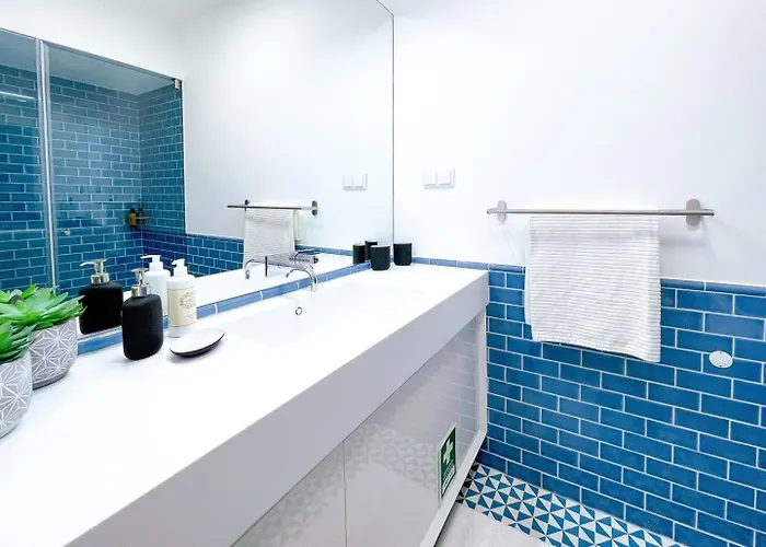 Special Place With A Sunny Balcony Facing Clerigos Apartmán