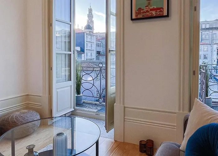 Special Place With A Sunny Balcony Facing Clerigos *