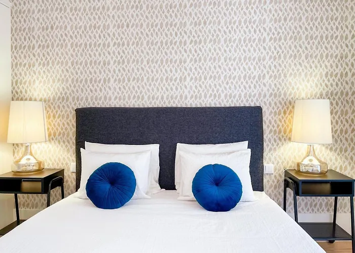 Special Place With A Sunny Balcony Facing Clerigos Porto