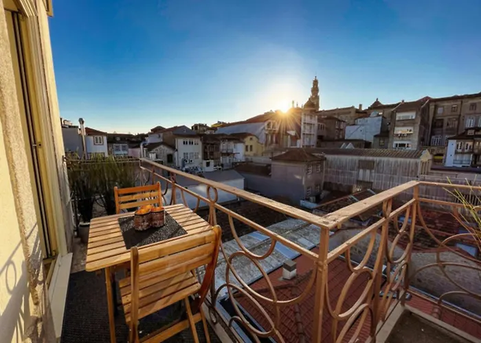 Special Place With A Sunny Balcony Facing Clerigos *