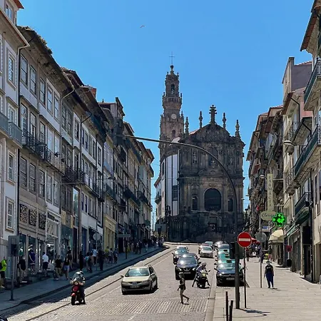 Special Place With A Sunny Balcony Facing Clerigos *