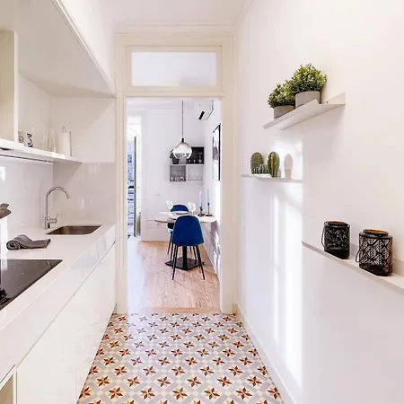 Special Place With A Sunny Balcony Facing Clerigos *