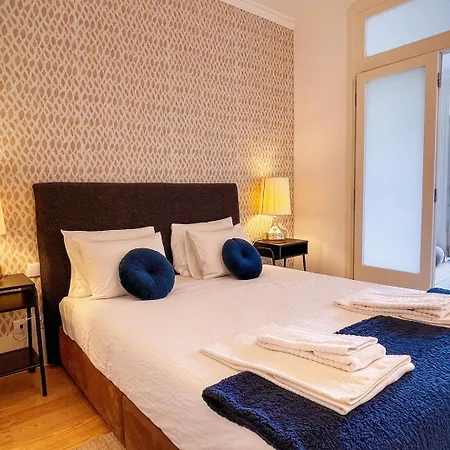 Special Place With A Sunny Balcony Facing Clerigos